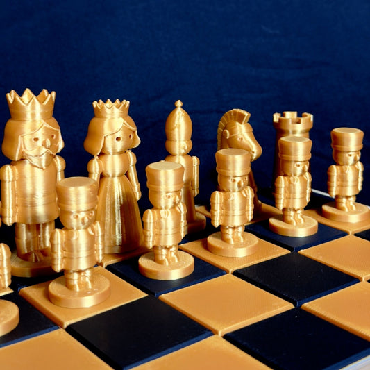 Pièces d’échecs dorées inspirées des gardes anglais – vue de côté