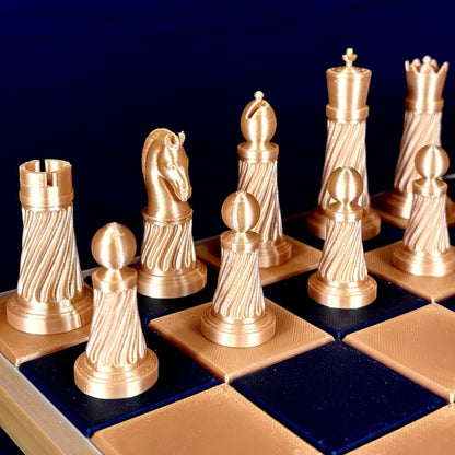 Jeu d’échecs spiralé doré au design élégant – vue de face